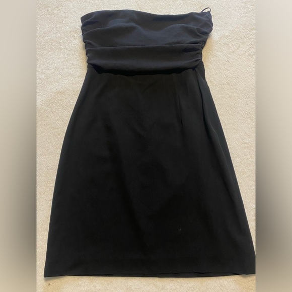 Theory Dresses & Skirts - Nwt! Theory size 6 Terrah black strapless mini dress​